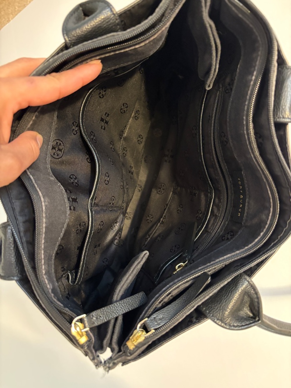 Tory Burch Black Pebbled Leather Tote with Logo - Picture 4 of 12